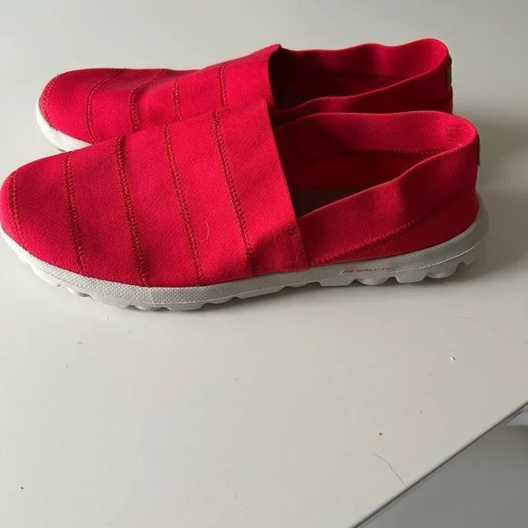 Skechers Go Walk Slip on comfort shoe 9.5 - Picture 2 of 7